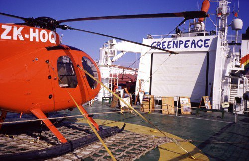 2004, Dezembro - Quercus apoia iniciativa da Greenpeace, que organiza uma actividade de dois dias de visita ao navio «Esperanza”, atracado em Lisboa. © Luís Galrão/QUERCUS